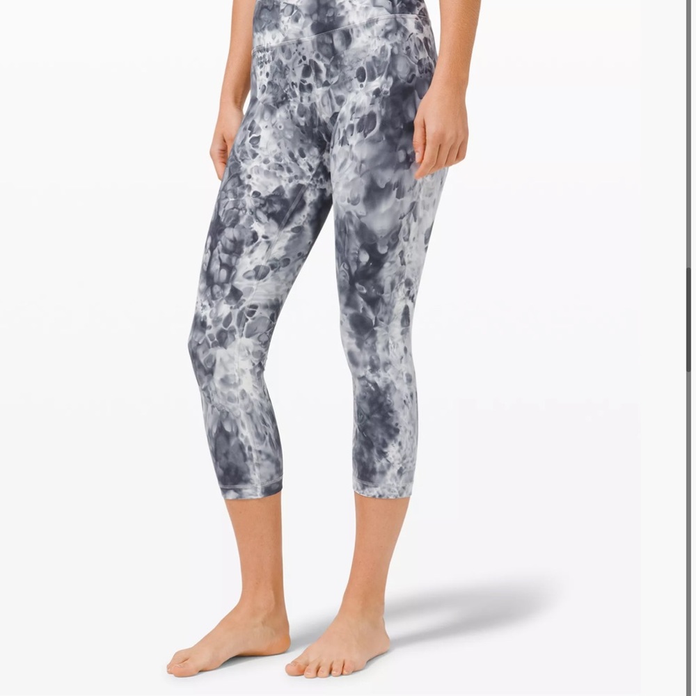 lululemon wunder under high rise crop 21”, size 4